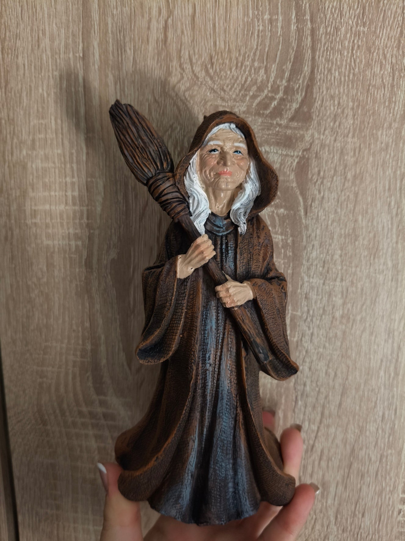 Bruja con escoba 00284