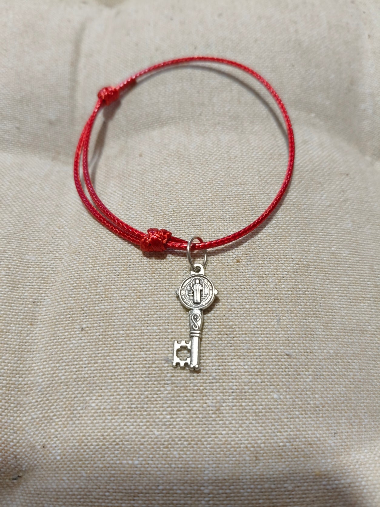 Pulsera de cuerda de San Benito 01320
