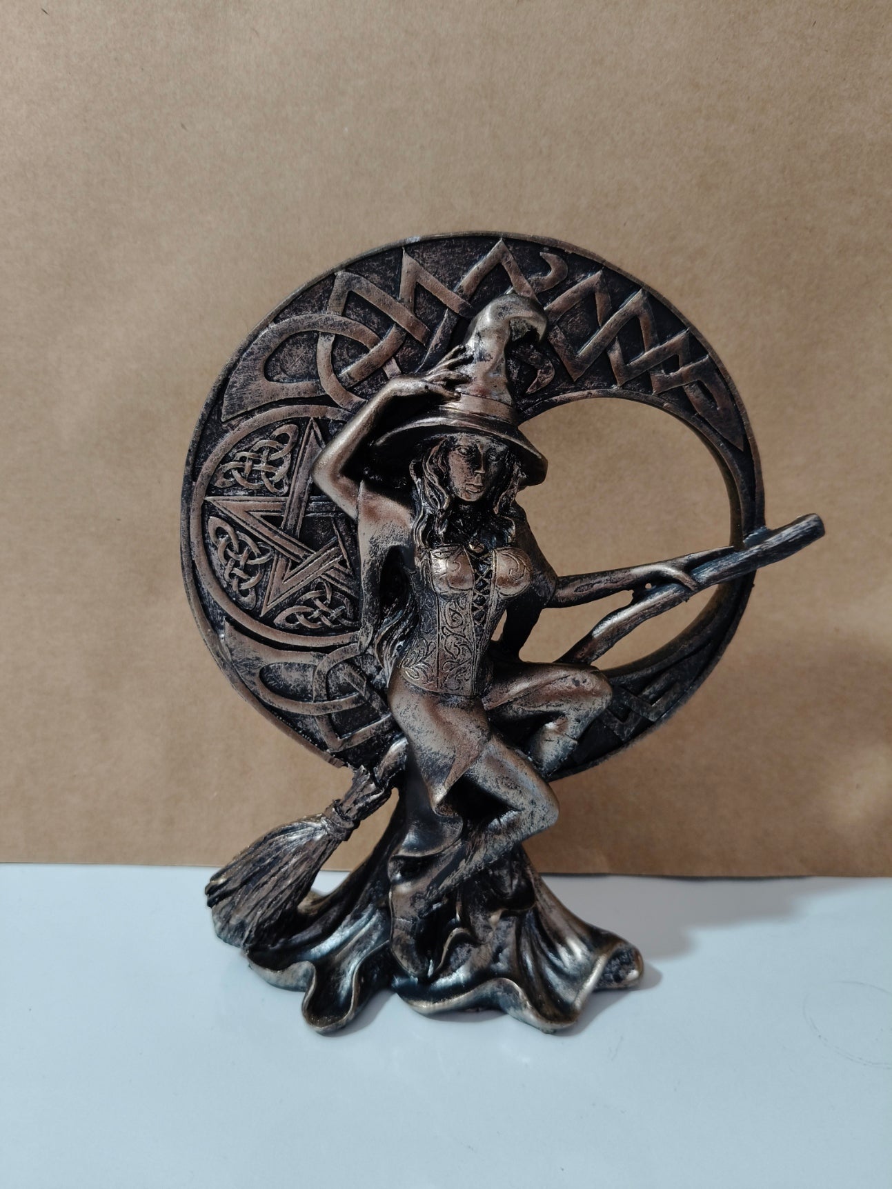 Figura Bruja cerámica