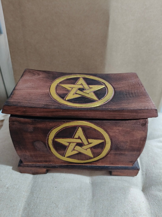Caja de madera del pentagrama