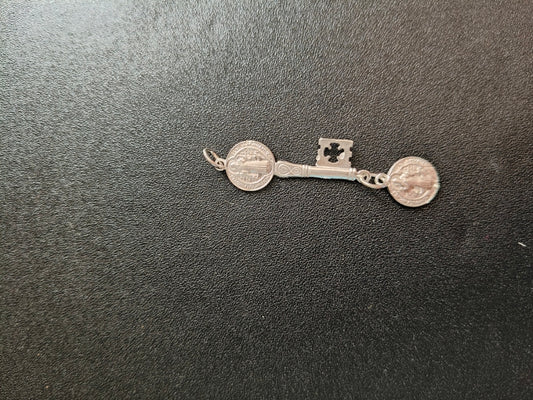Doble protección llave de San Benito y medalla