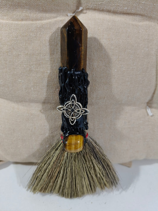 Escoba de bruja de Ojo de Tigre