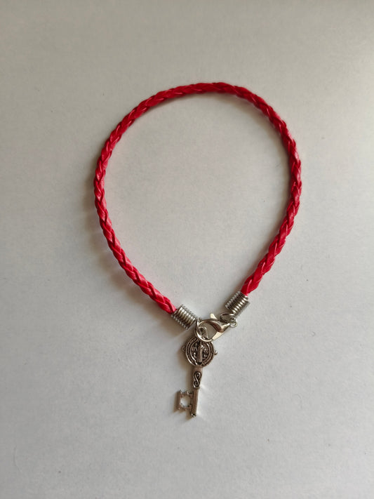 Pulsera con la llave de San Benito