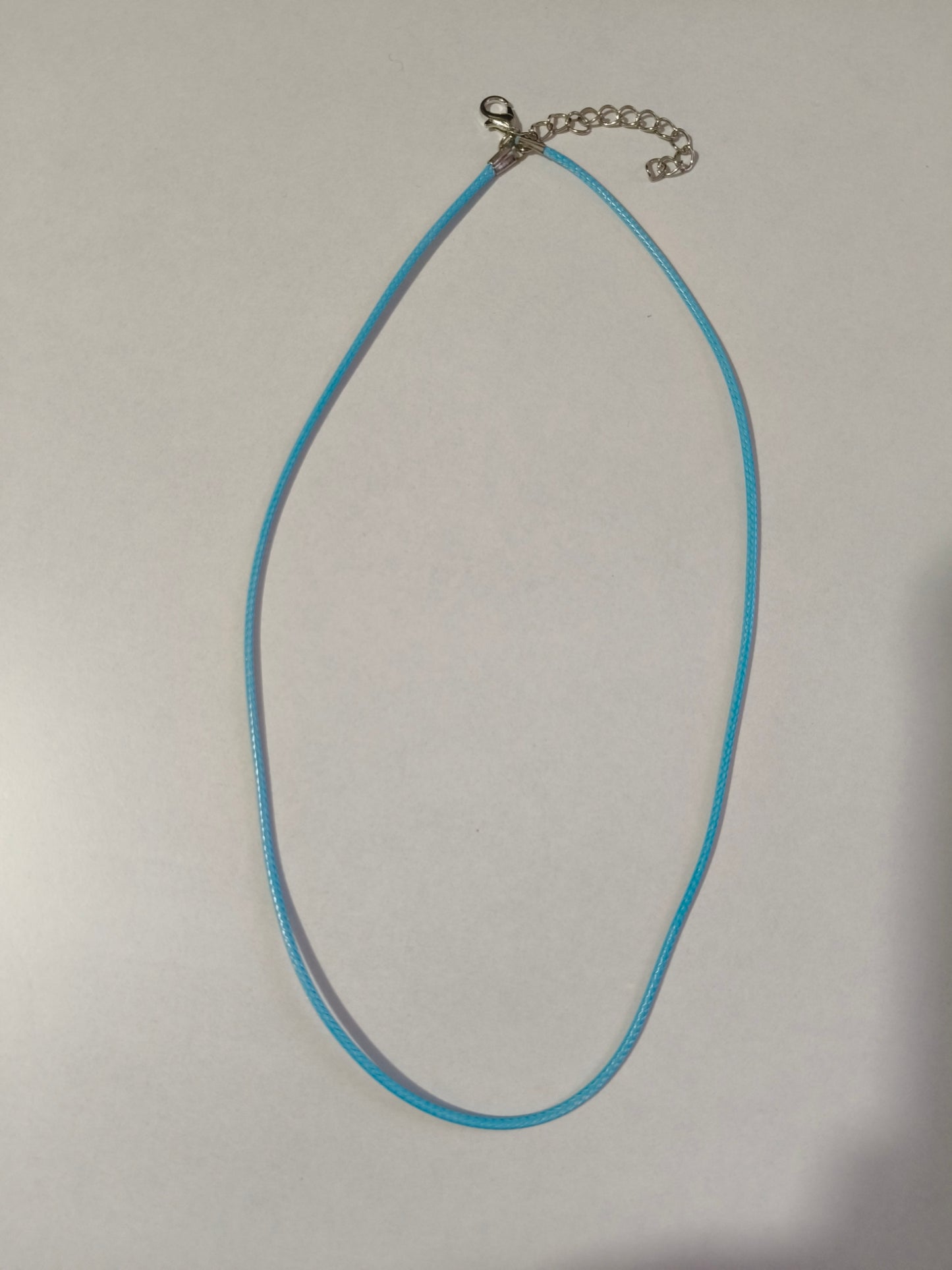 Collar de cuerda azul claro