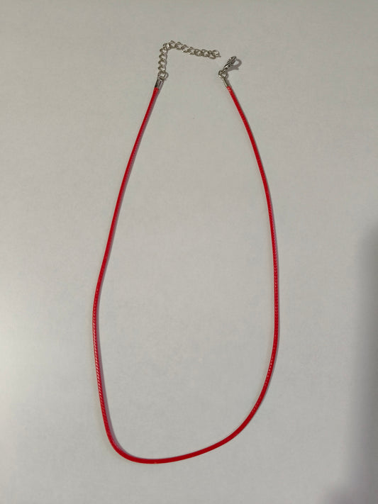 Collar de cuerda rojo