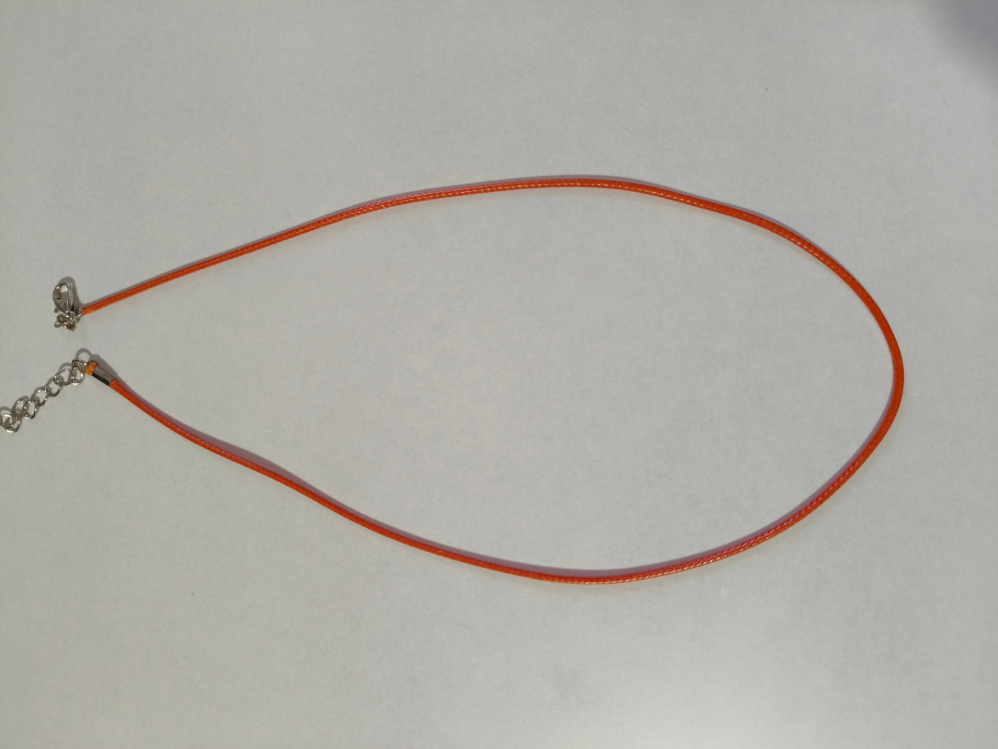 Collar de cuerda naranja