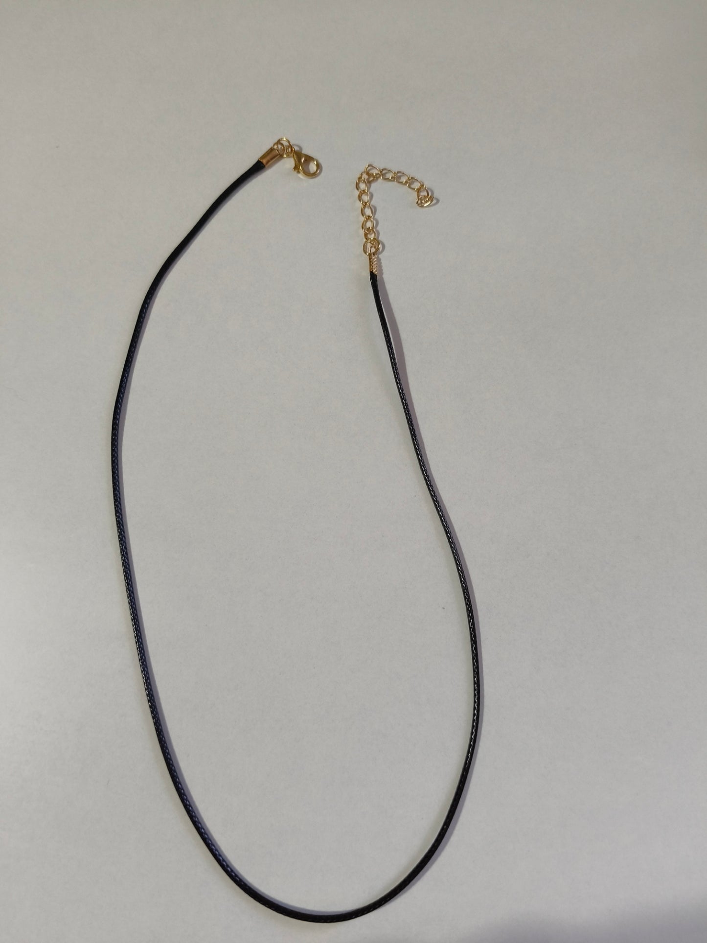 Collar de cuerda negro