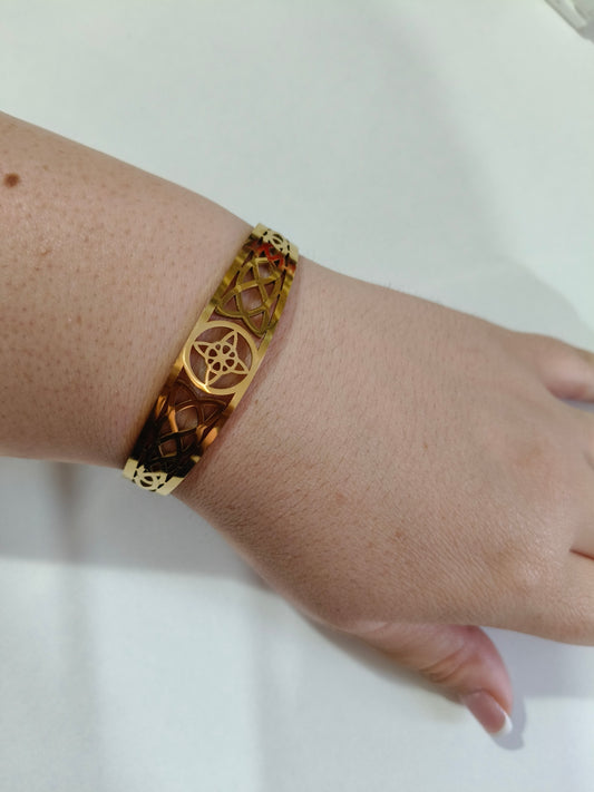 Pulsera ancha del Nudo de Brujas