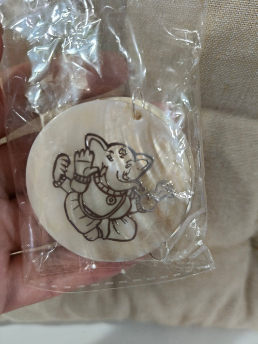 Colgante de Ganesha con nácar
