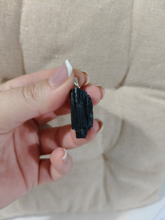 Colgante de Turmalina negra