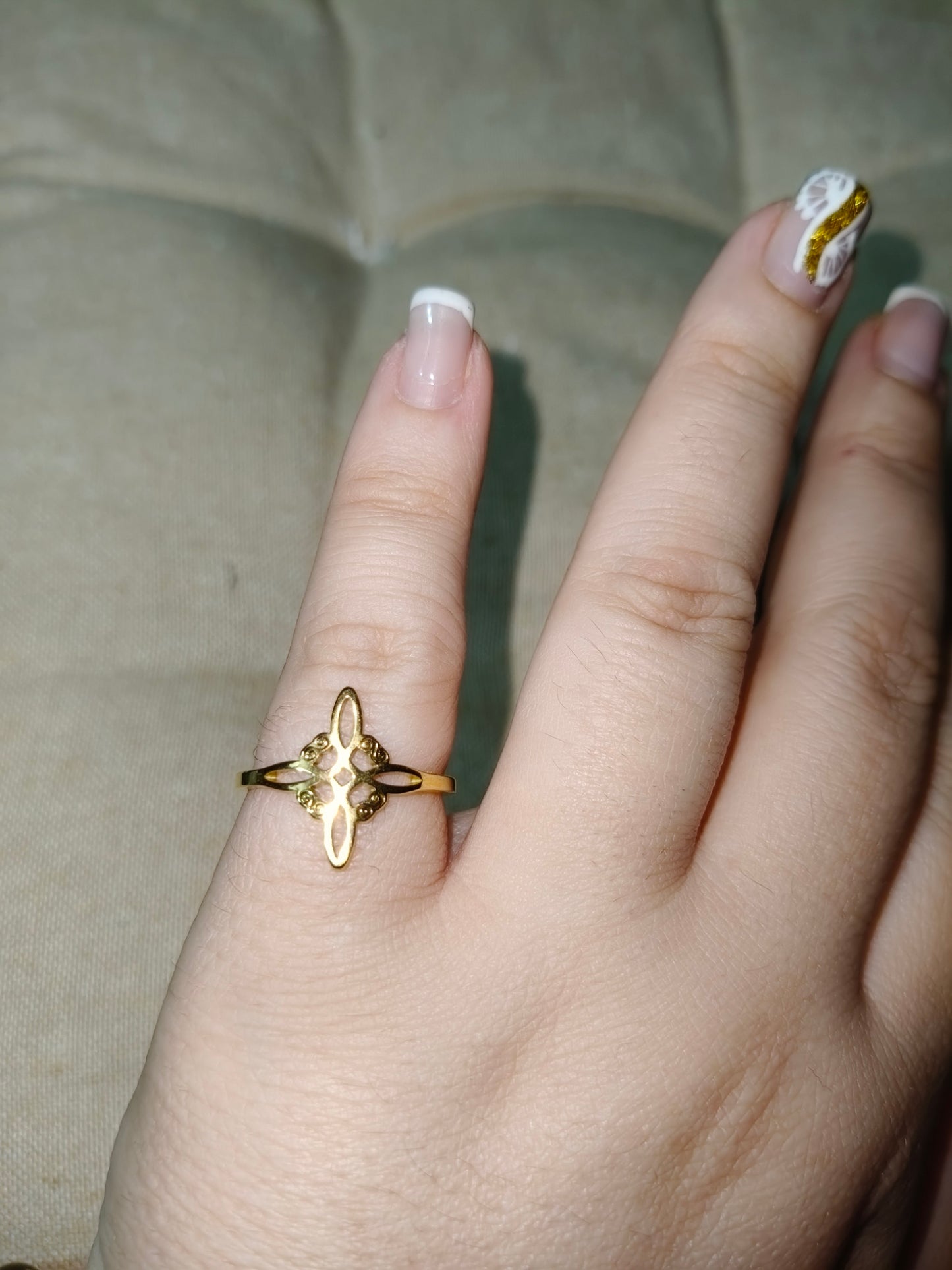 Anillo de Nudo de brujas