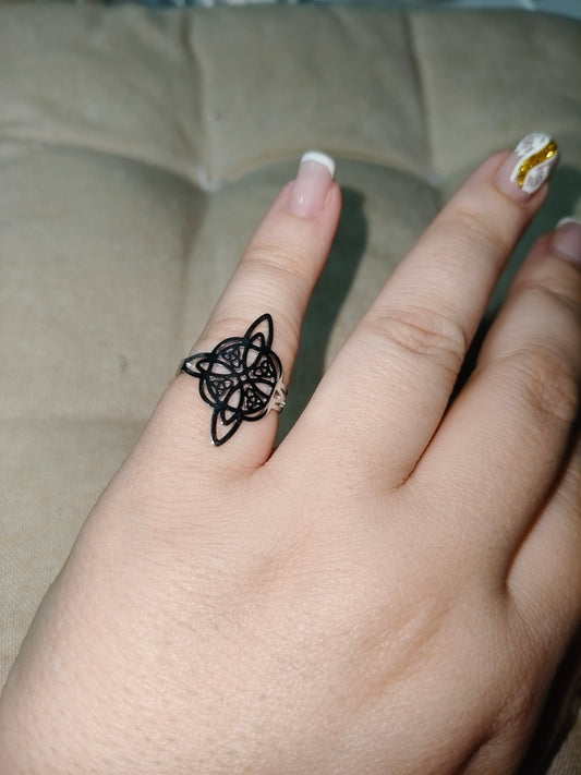 Anillo del Nudo de Brujas