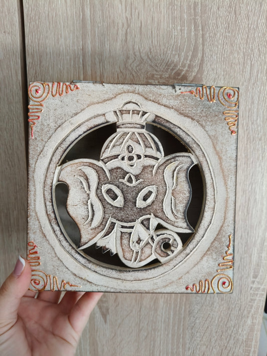 Caja de madera de Ganesha