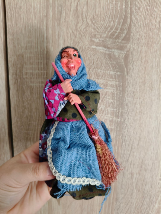 Bruja de la suerte en el dinero