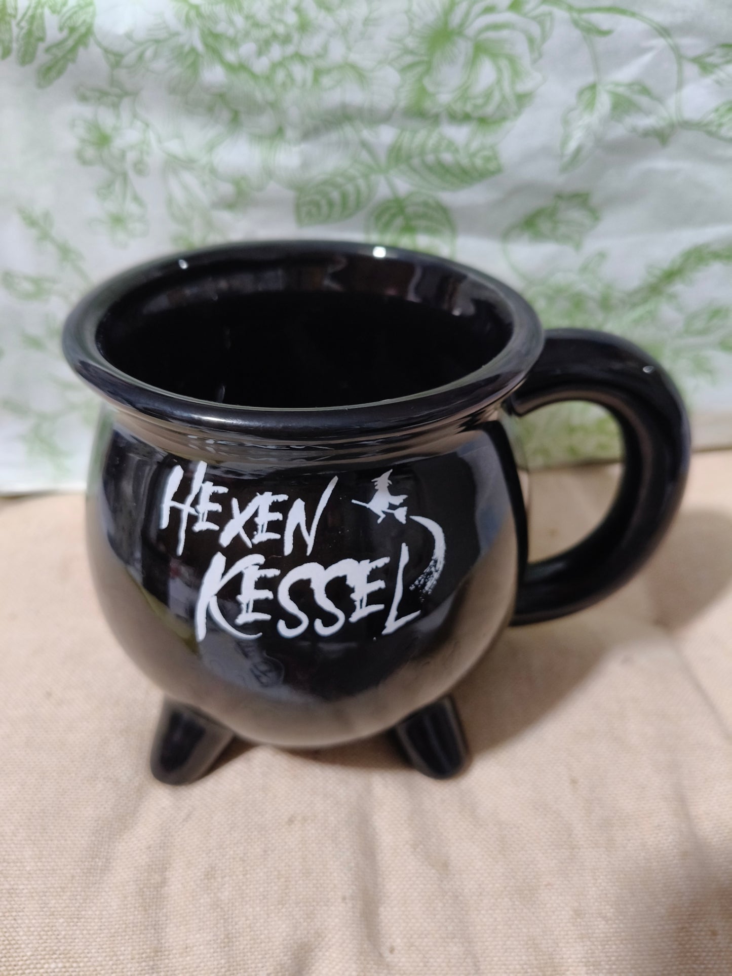 Taza negra efecto fuego 01188