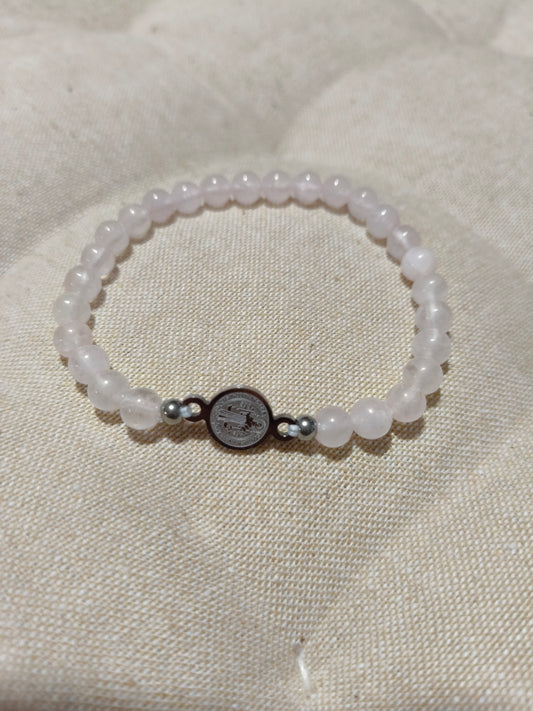 Cuarzo blanco con San Benito 01335