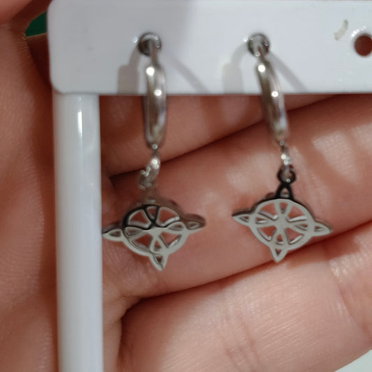 Pendientes de nudo de Brujas