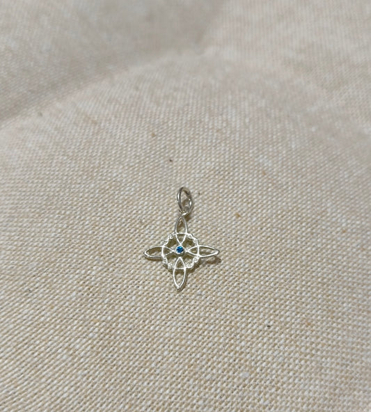 Colgante nudo de bruja con circonita 01327